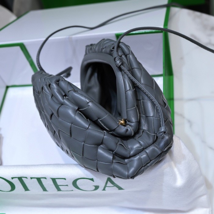 handbags Bottega Veneta The pouch size:23*13*8
