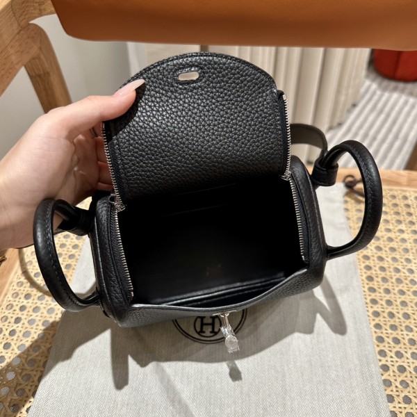  Handbags Hermes mini Lindy size:19 cm