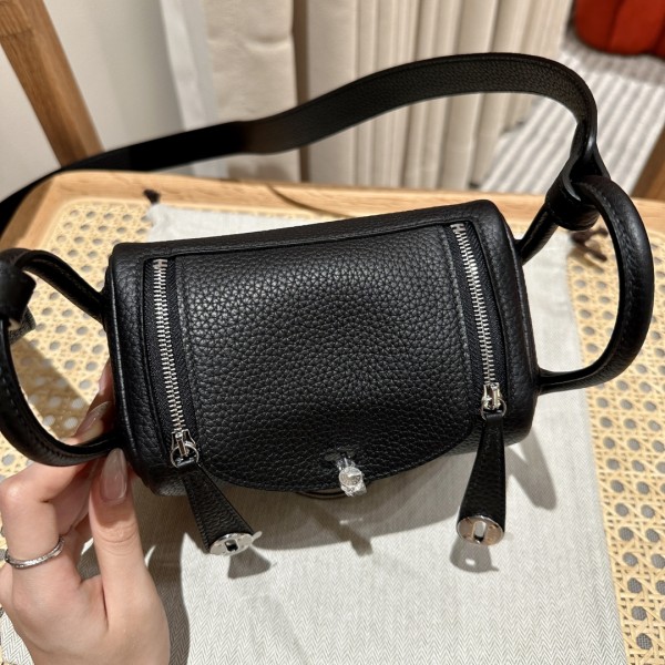  Handbags Hermes mini Lindy size:19 cm