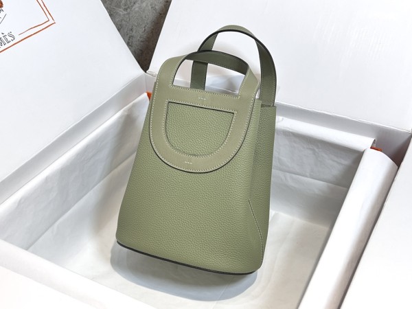  Handbags Hermes in the loop size:18 cm