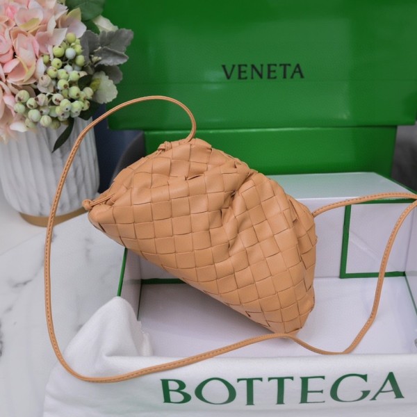 handbags Bottega Veneta The pouch size:23*13*8