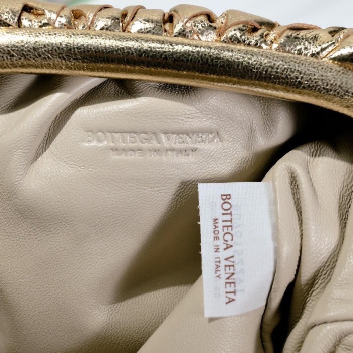 handbags Bottega Veneta The pouch size:23*13*8