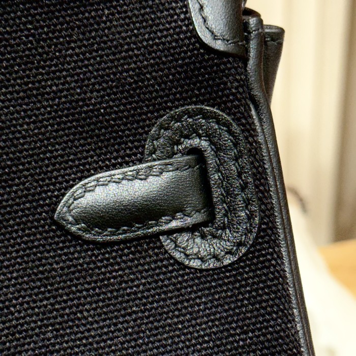  Handbags Hermes Mini bolide size:19*14*8 cm