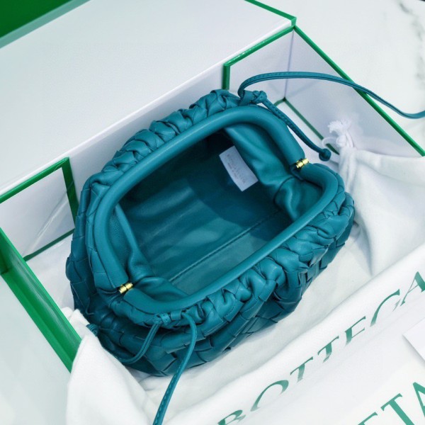 handbags Bottega Veneta The pouch size:23*13*8