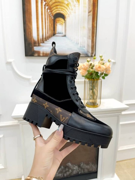 Louis Vuitton Laureate Platform Desert Boot Black