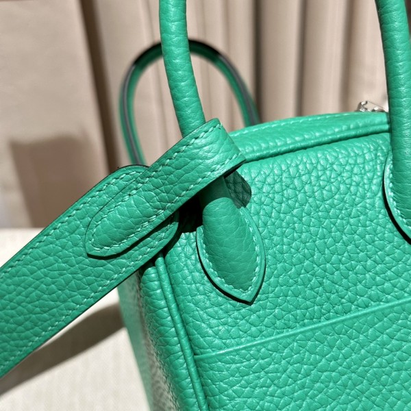  Handbags Hermes mini Lindy size:19 cm