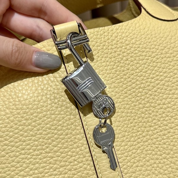  Handbags Hermes  Picotin lock size:18 cm