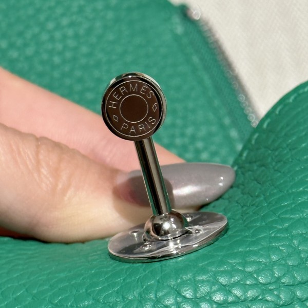  Handbags Hermes mini Lindy size:19 cm