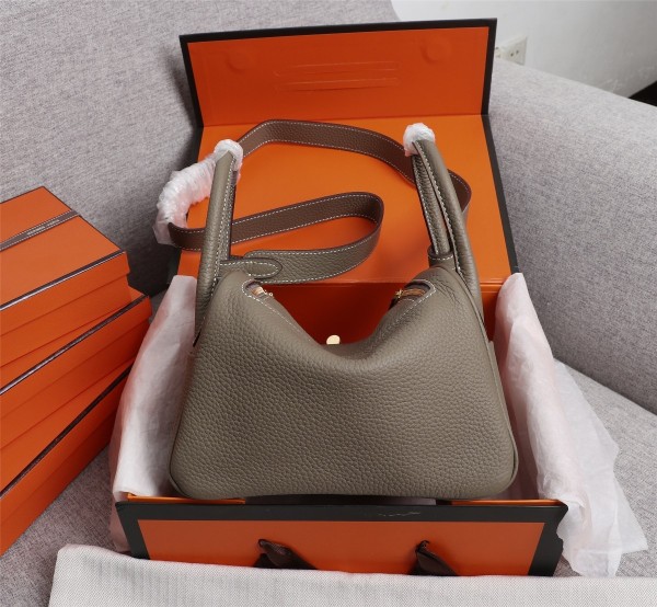  Handbags Hermes mini Lindy size:19 cm