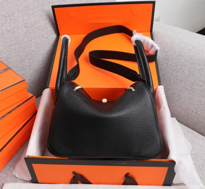  Handbags Hermes mini Lindy size:19 cm