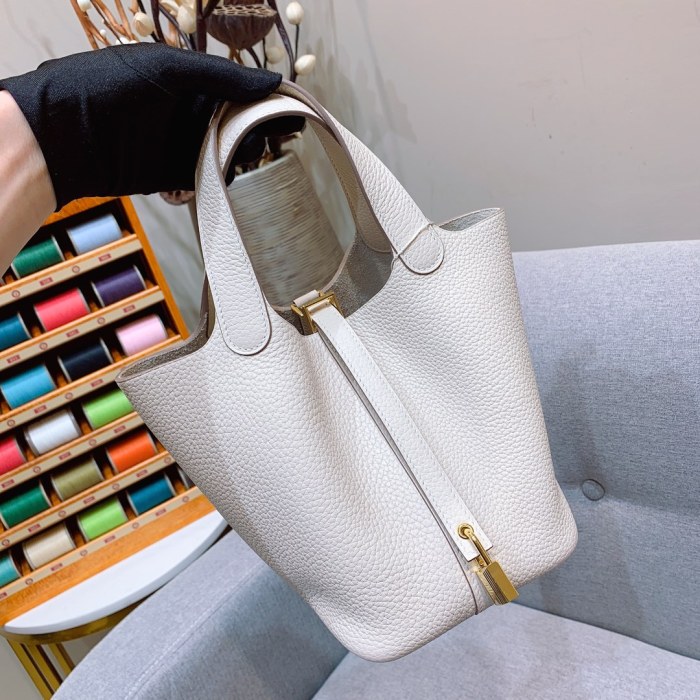  Handbags Hermes Picotin Lock  size:18 cm