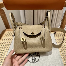  Handbags Hermes mini Lindy size:19 cm