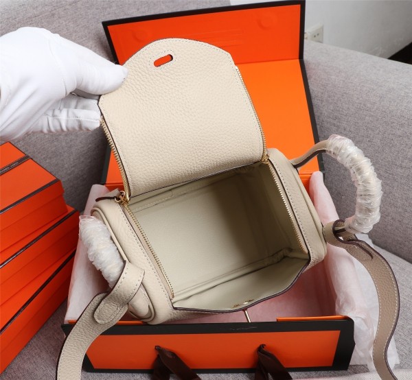  Handbags Hermes mini Lindy size:19 cm