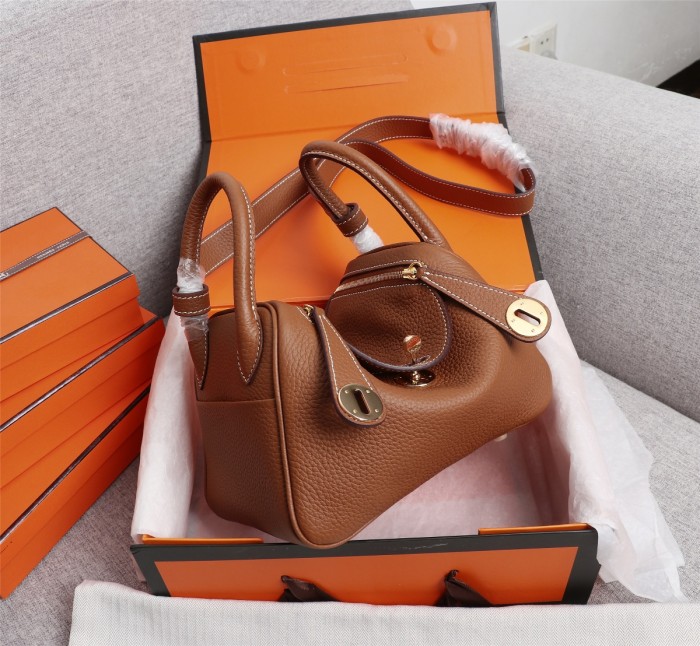  Handbags Hermes mini Lindy size:19 cm
