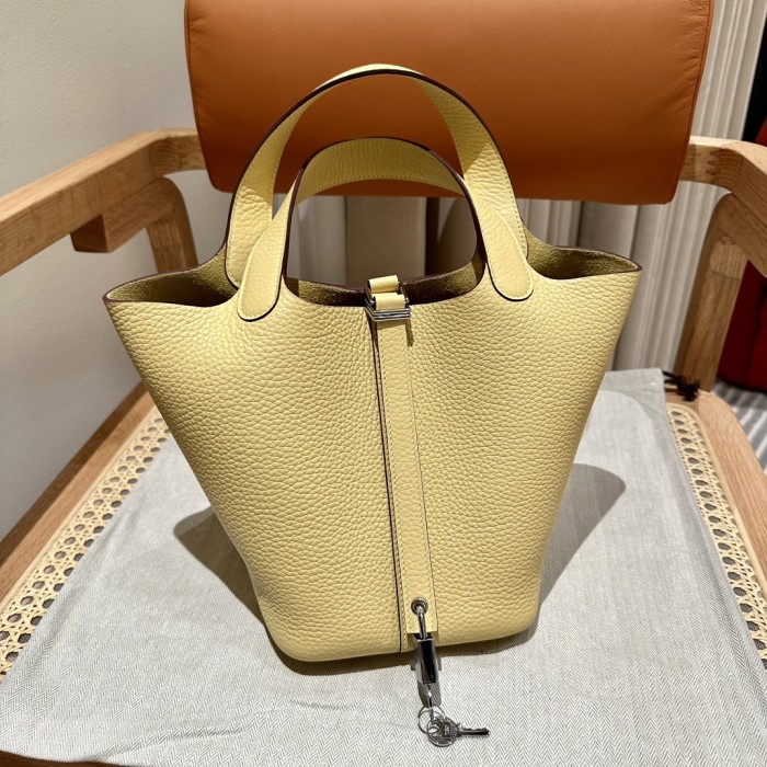  Handbags Hermes  Picotin lock size:18 cm