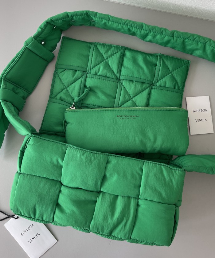 handbags Bottega Veneta 628951 size:32*19*14