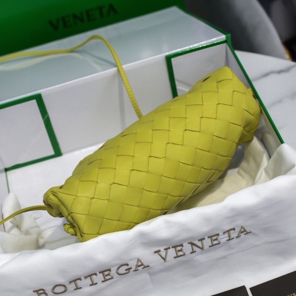 handbags Bottega Veneta The pouch size:23*13*8
