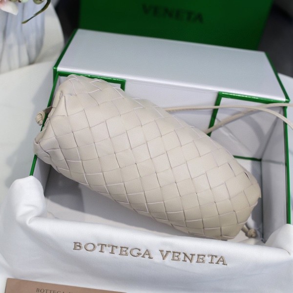 handbags Bottega Veneta The pouch size:23*13*8