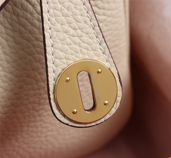  Handbags Hermes mini Lindy size:19 cm