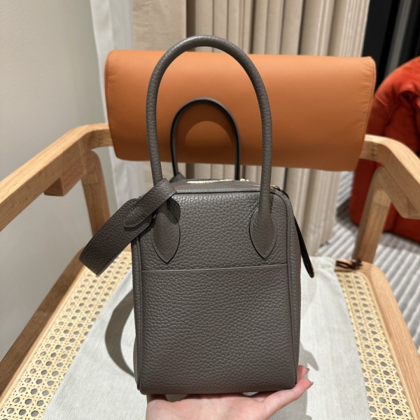  Handbags Hermes Lindy size:26 cm