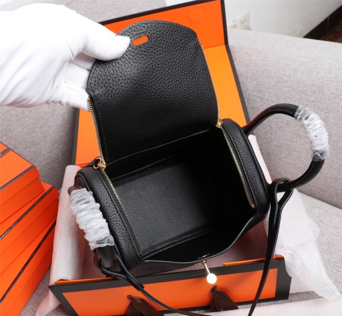 Handbags Hermes mini Lindy size:19 cm
