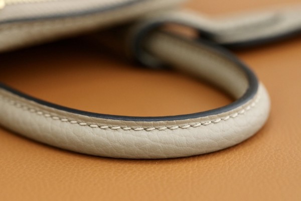  Handbags Hermes Lindy mini tc