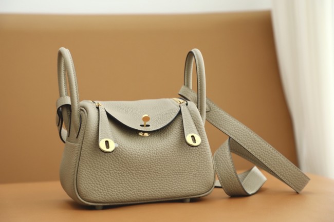  Handbags Hermes Lindy mini tc