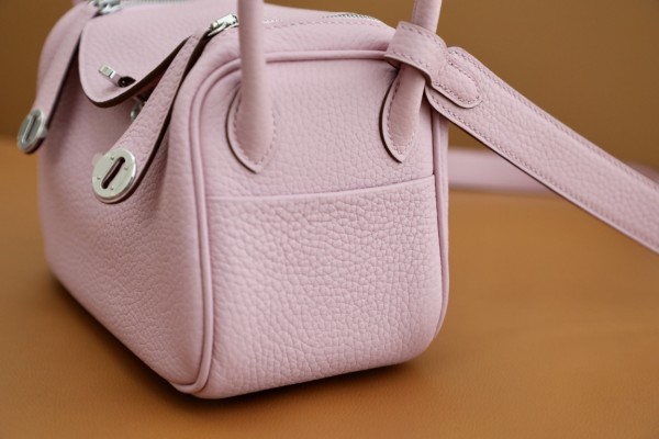  Handbags Hermes Lindy mini tc