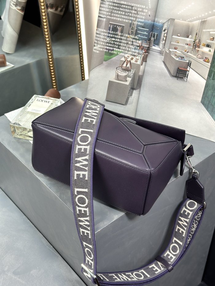  Handbags LOEWE 𝓟𝓾𝔃𝔃𝓵𝓮 size:24-16.5-10.5 cm