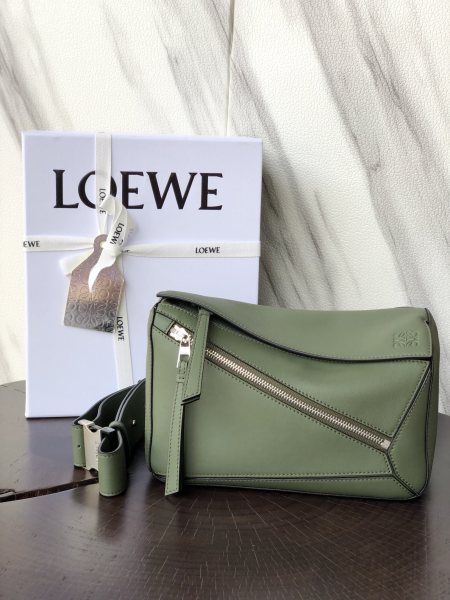  Handbags LOEWE Ykk size:24-10-16 cm