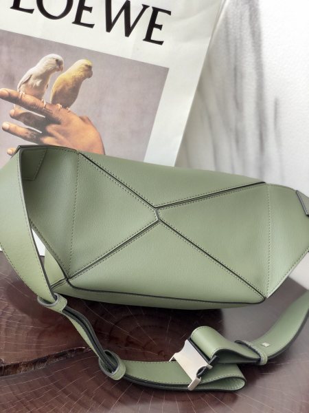  Handbags LOEWE Ykk size:24-10-16 cm