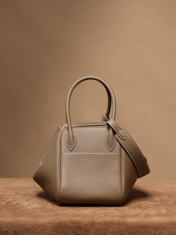  Handbags Hermes Lindy size:26x 18x14 cm