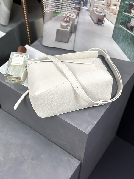  Handbags LOEWE Jonathan Anderson size:24-10.5-16 cm