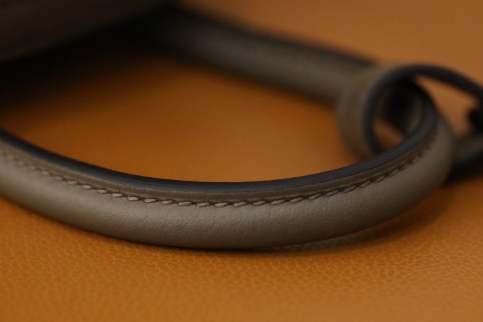  Handbags Hermes Lindy mini tc