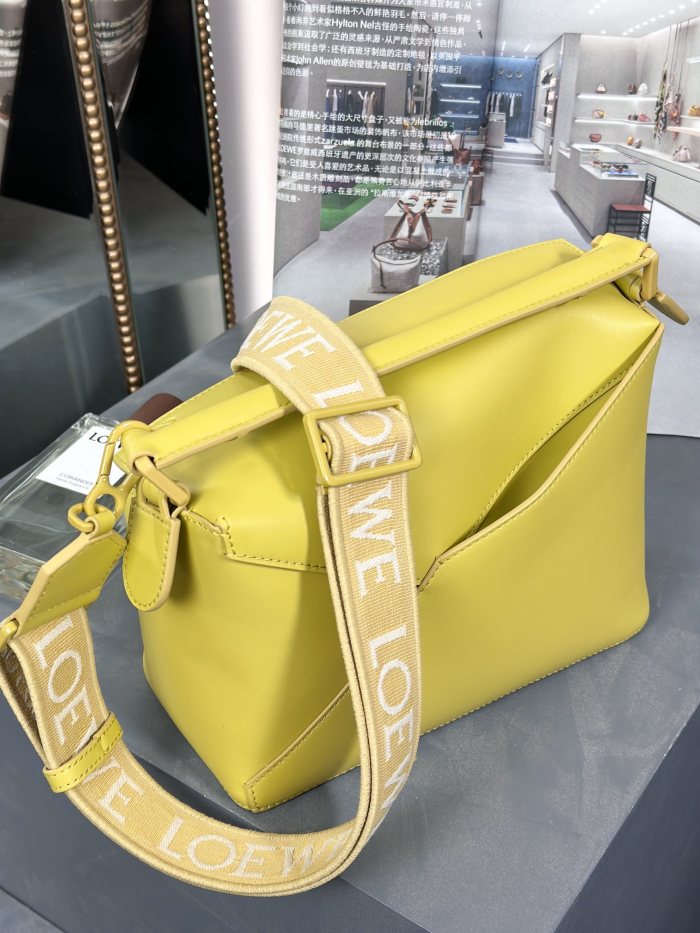 Handbags LOEWE 𝙿𝚞𝚣𝚣𝚕𝚎 𝚎𝚍𝚐𝚎 size:24×16.5×10.5 cm