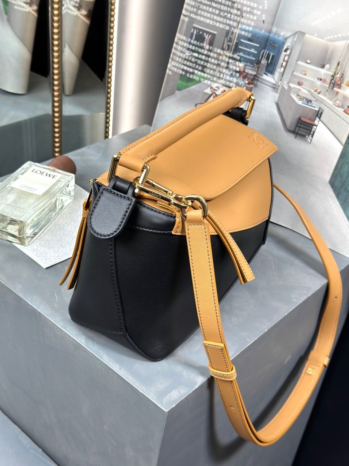  Handbags LOEWE Jonathan Anderson size:24-10.5-16 cm