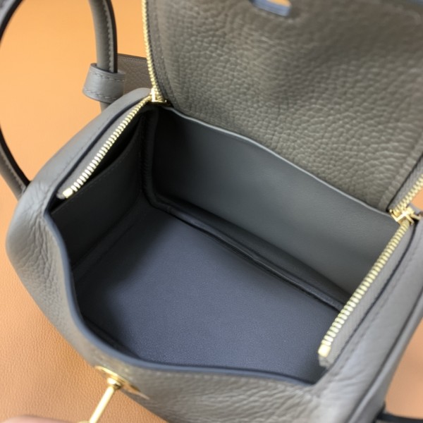  Handbags Hermes Lindy mini tc