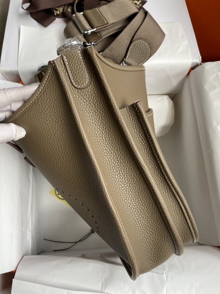  Handbags Hermes Evelyn size:29 cm
