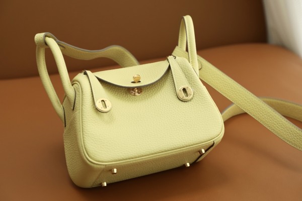  Handbags Hermes Lindy mini tc