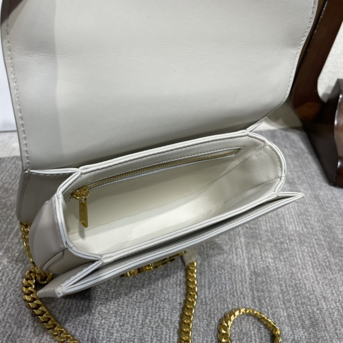  Handbags Hermes 110973 size:19 X 15 X 6 cm