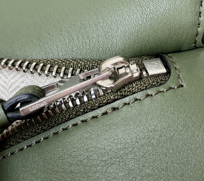  Handbags LOEWE Ykk size:24-10-16 cm