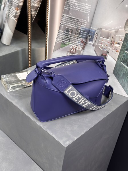  Handbags LOEWE 𝙿𝚞𝚣𝚣𝚕𝚎 𝚎𝚍𝚐𝚎 size:24×16.5×10.5 cm