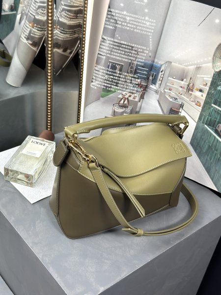  Handbags  LOEWE Jonathan Anderson size:24-10.5-16 cm