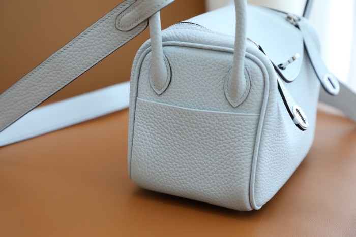  Handbags Hermes Lindy mini tc