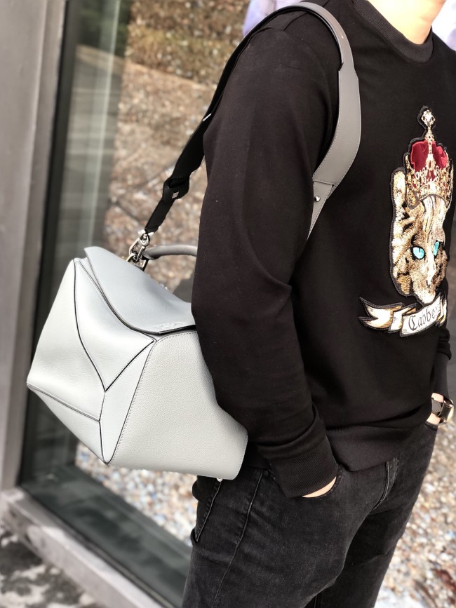  Handbags LOEWE Ykk size:35x17x24 cm