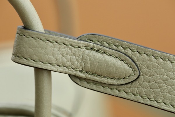  Handbags Hermes Lindy mini tc