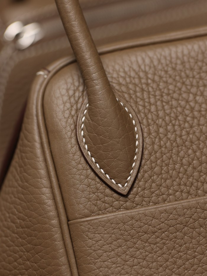  Handbags Hermes Lindy size:26x 18x14 cm