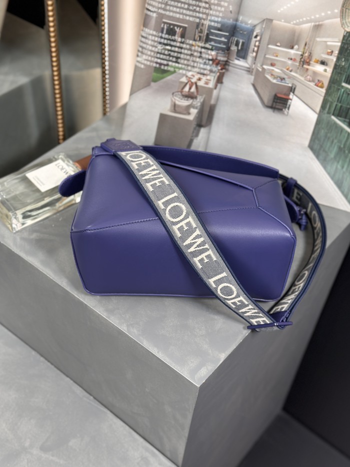  Handbags LOEWE 𝙿𝚞𝚣𝚣𝚕𝚎 𝚎𝚍𝚐𝚎 size:24×16.5×10.5 cm