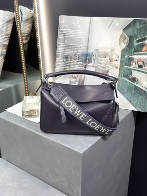  Handbags LOEWE 𝓟𝓾𝔃𝔃𝓵𝓮 size:24-16.5-10.5 cm