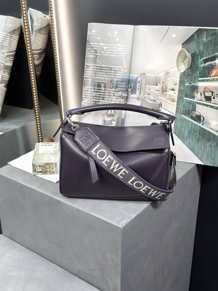  Handbags LOEWE 𝓟𝓾𝔃𝔃𝓵𝓮 size:24-16.5-10.5 cm